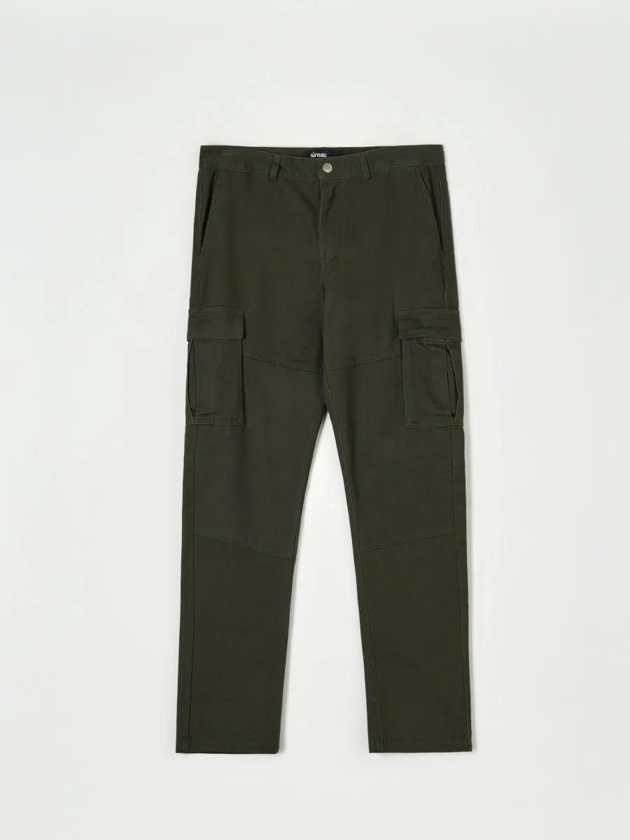 Pantaloni slim