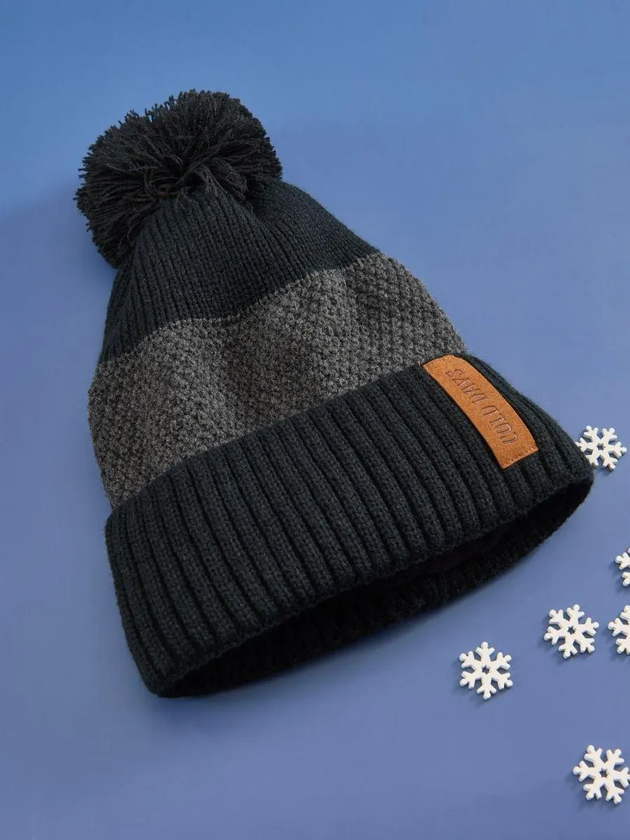 Căciulă cu pompon Beetlejuice