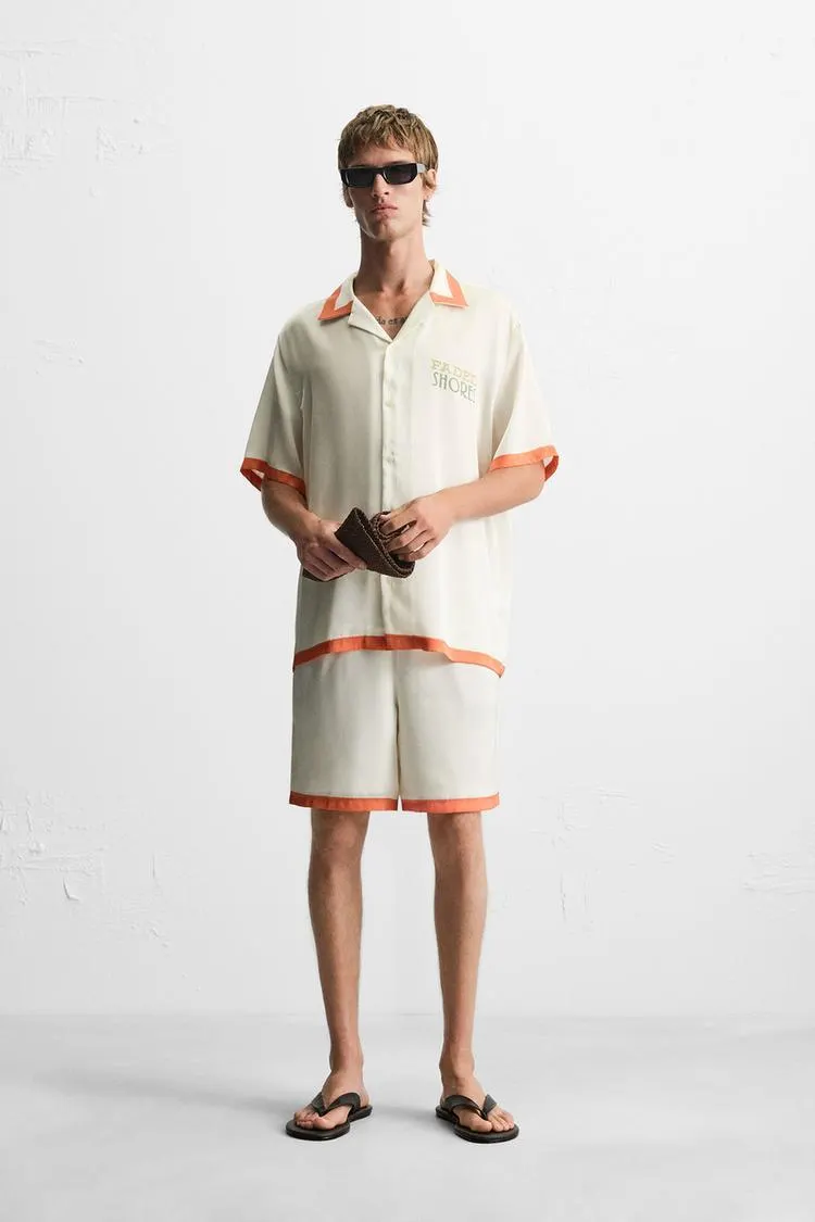 BERMUDE SATINATE CU BENZI CONTRASTANTE