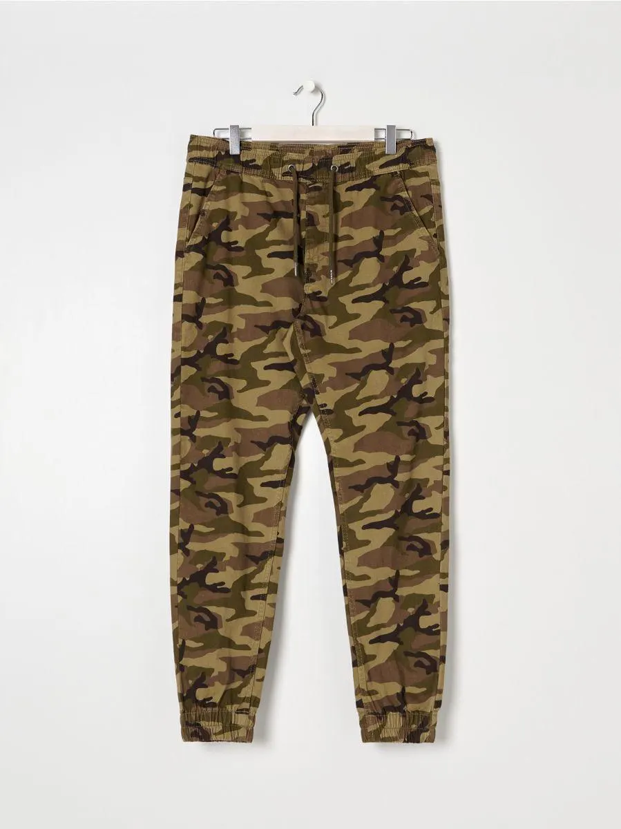 Pantaloni joggers