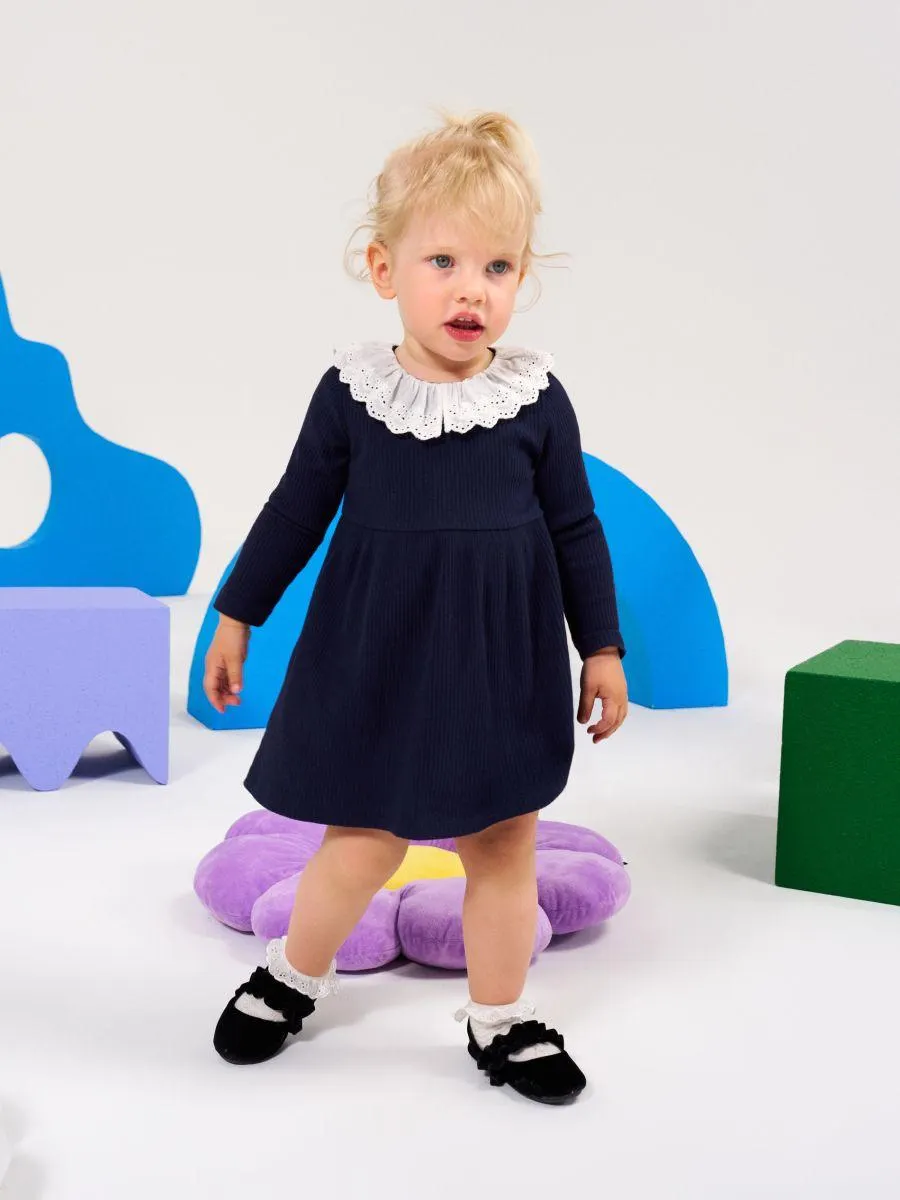 Rochie cu guler decorativ