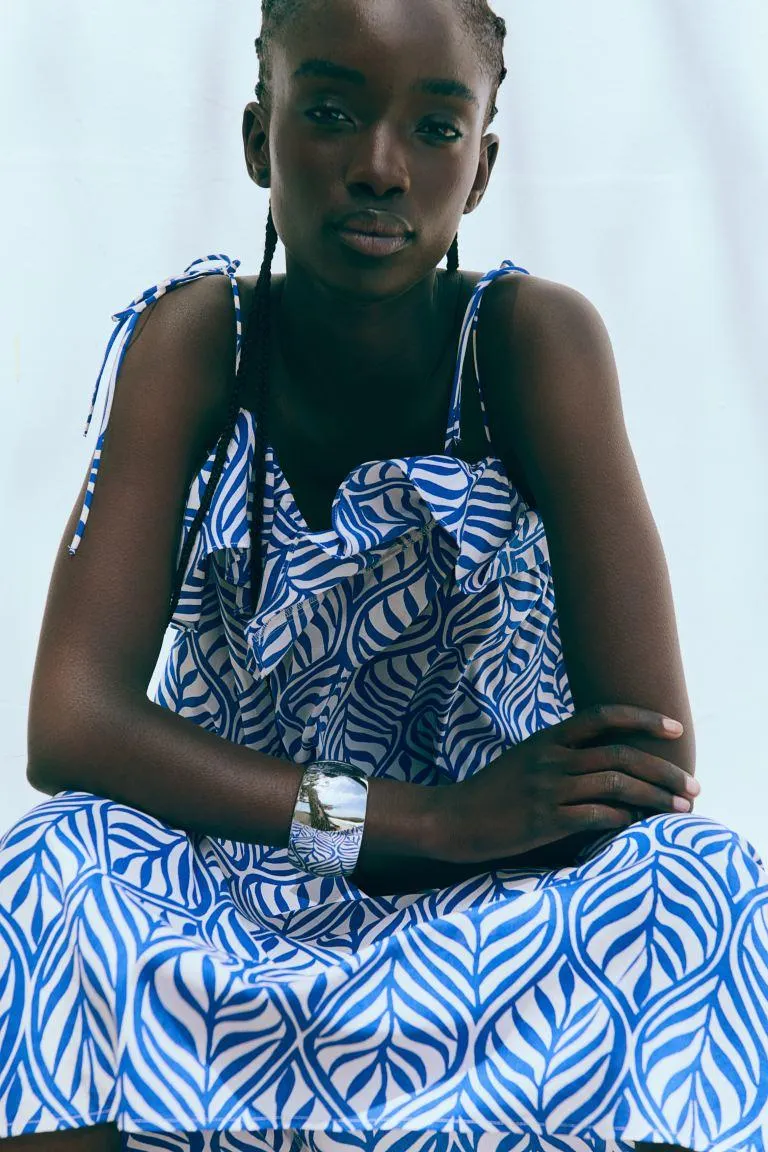 Rochie cu bretele și volane