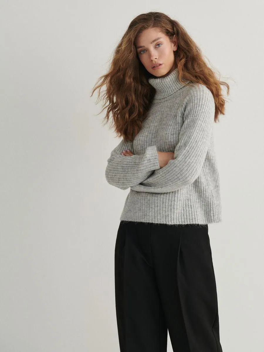 Pulover cu guler rulat