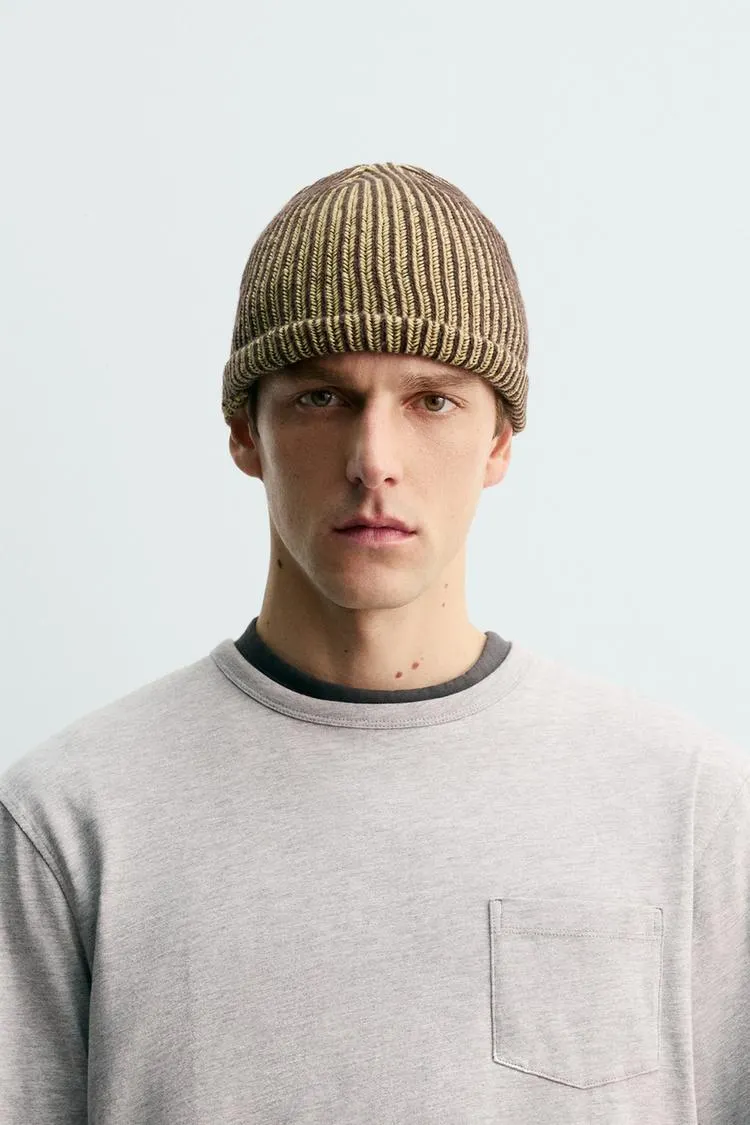 CĂCIULĂ BEANIE CU LÂNĂ AARON LEVINE X ZARA