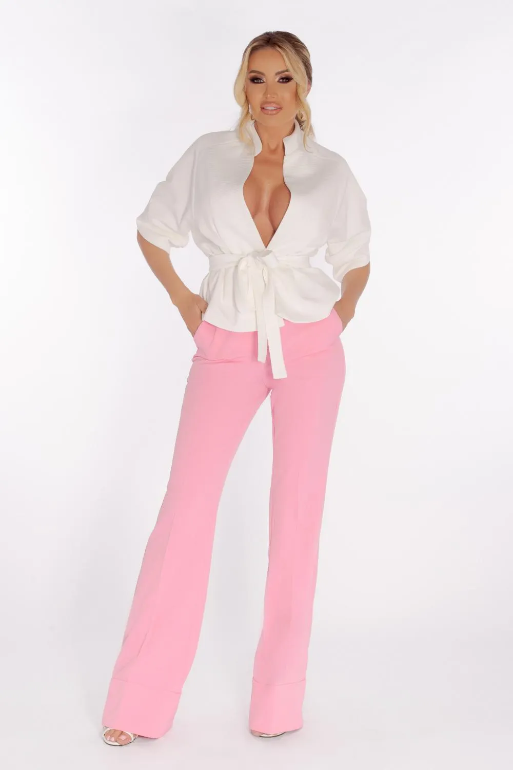 Pantalon evazat roz cu manseta