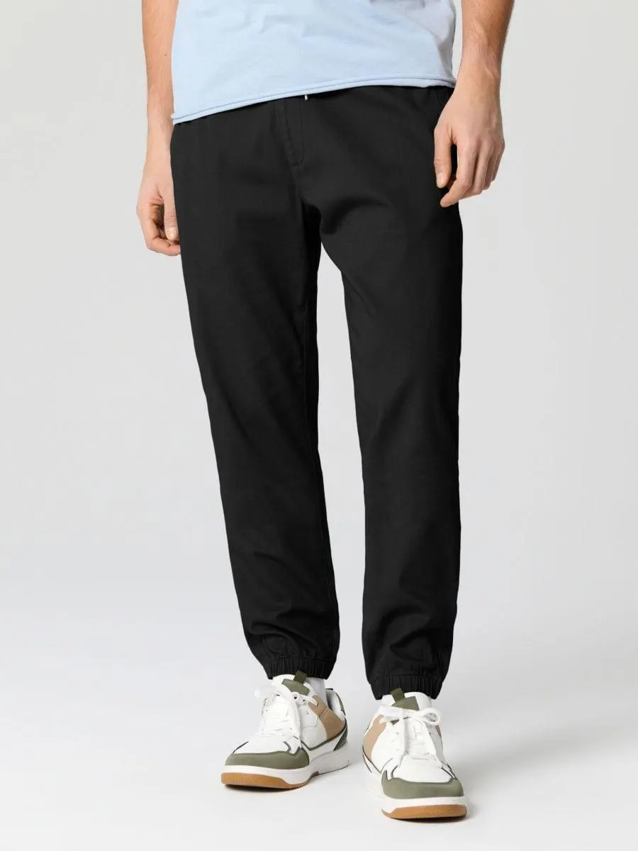 Pantaloni jogger
