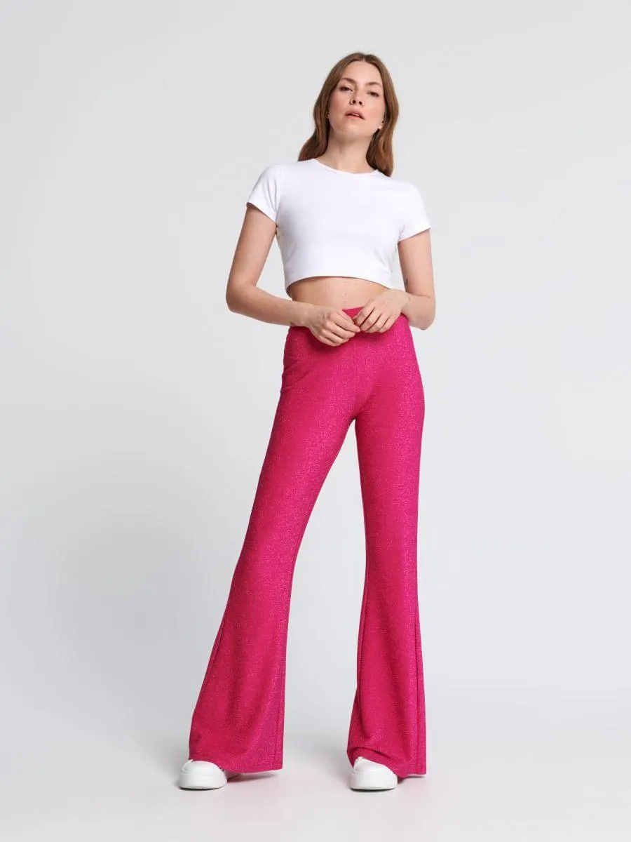 Pantaloni flare