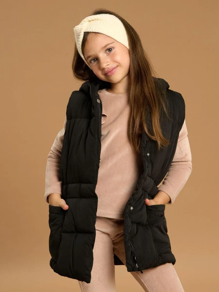 Vestă lungă matlasată cu bandă elastică la talie