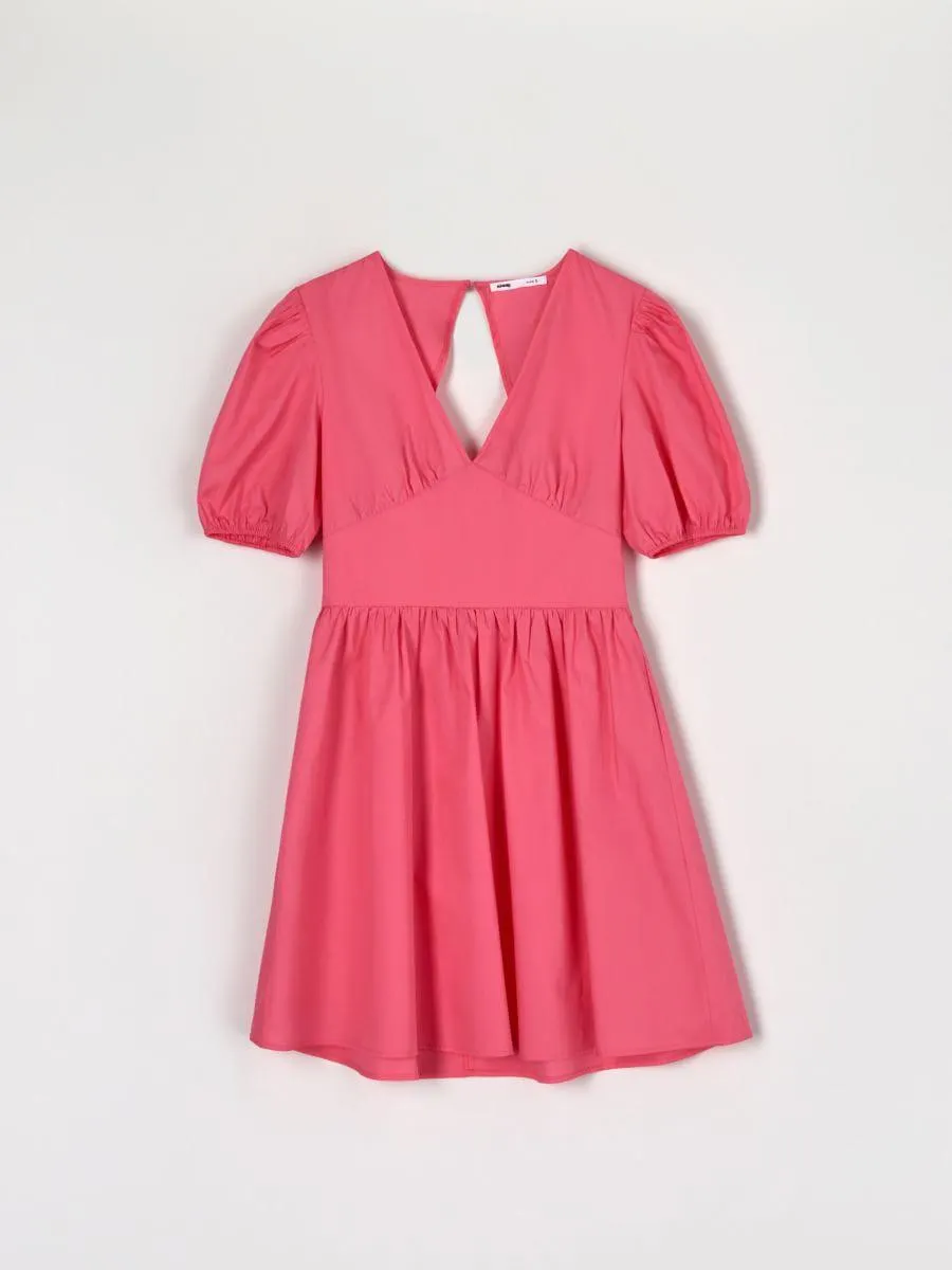 Rochie cu tăietură