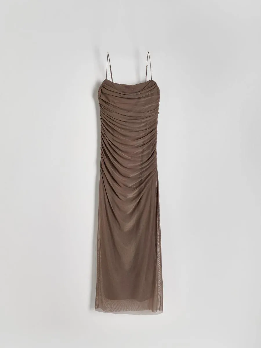 Tüllruha ráncolt díszítéssel