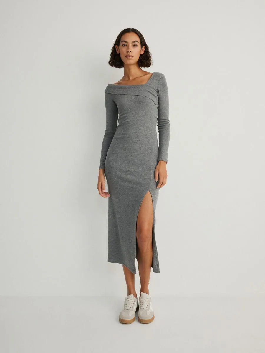 Rochie din jerseu, cu decolteu asimetric