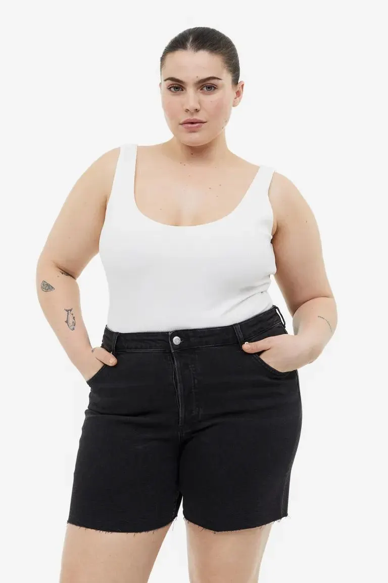 H&M+ Pantaloni scurți 90s Cutoff High Waist