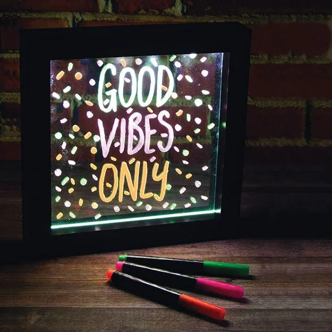 Lampa LED & Carioci Neon 23x3.8x23cm