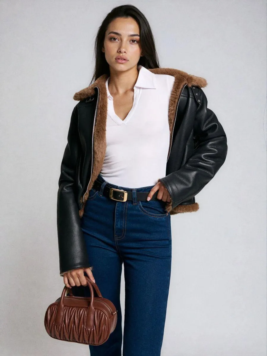 Curea din imitație de piele cu cataramă aurie