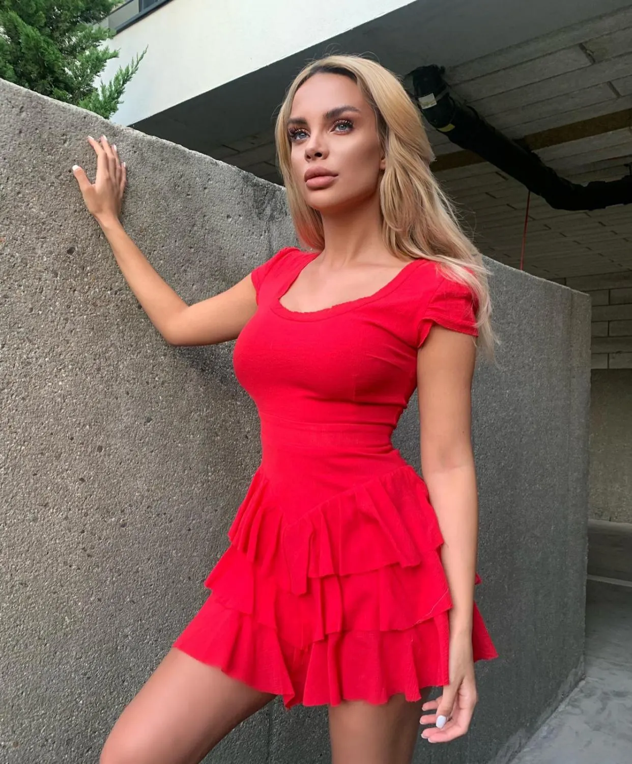 Rochie scurta rosie cu volane din in