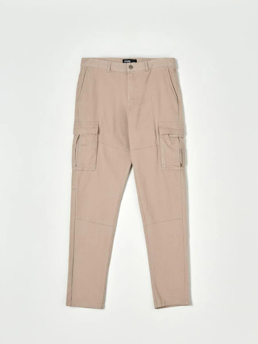 Pantaloni slim