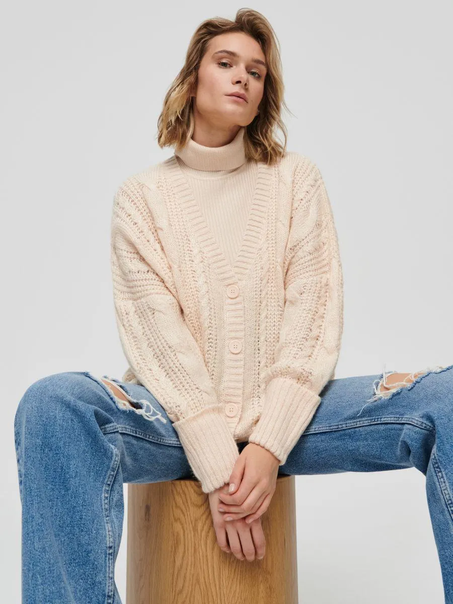 Cardigan tricotat cu model decorativ