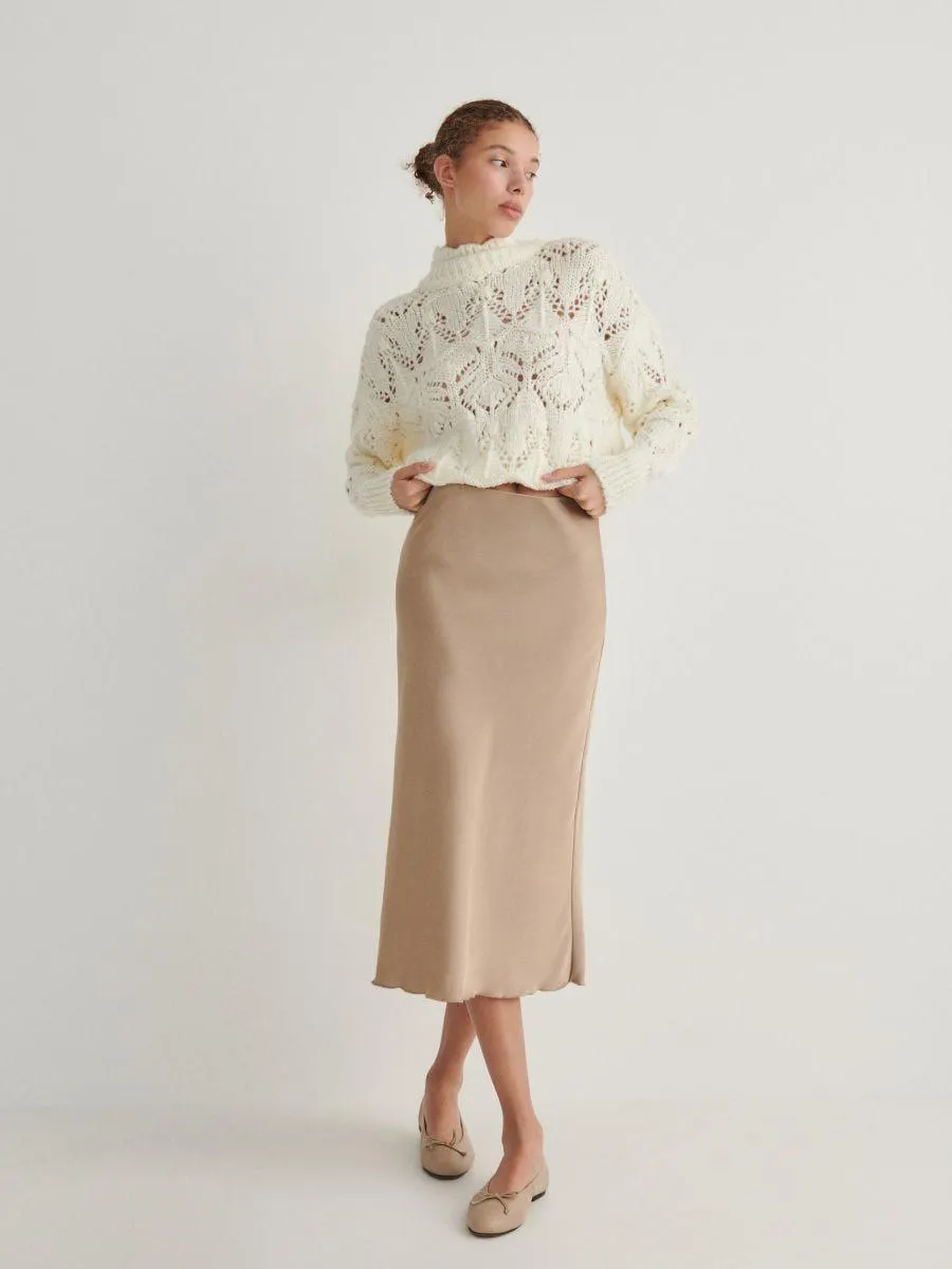 Pulover ajurat cu guler tip helancă