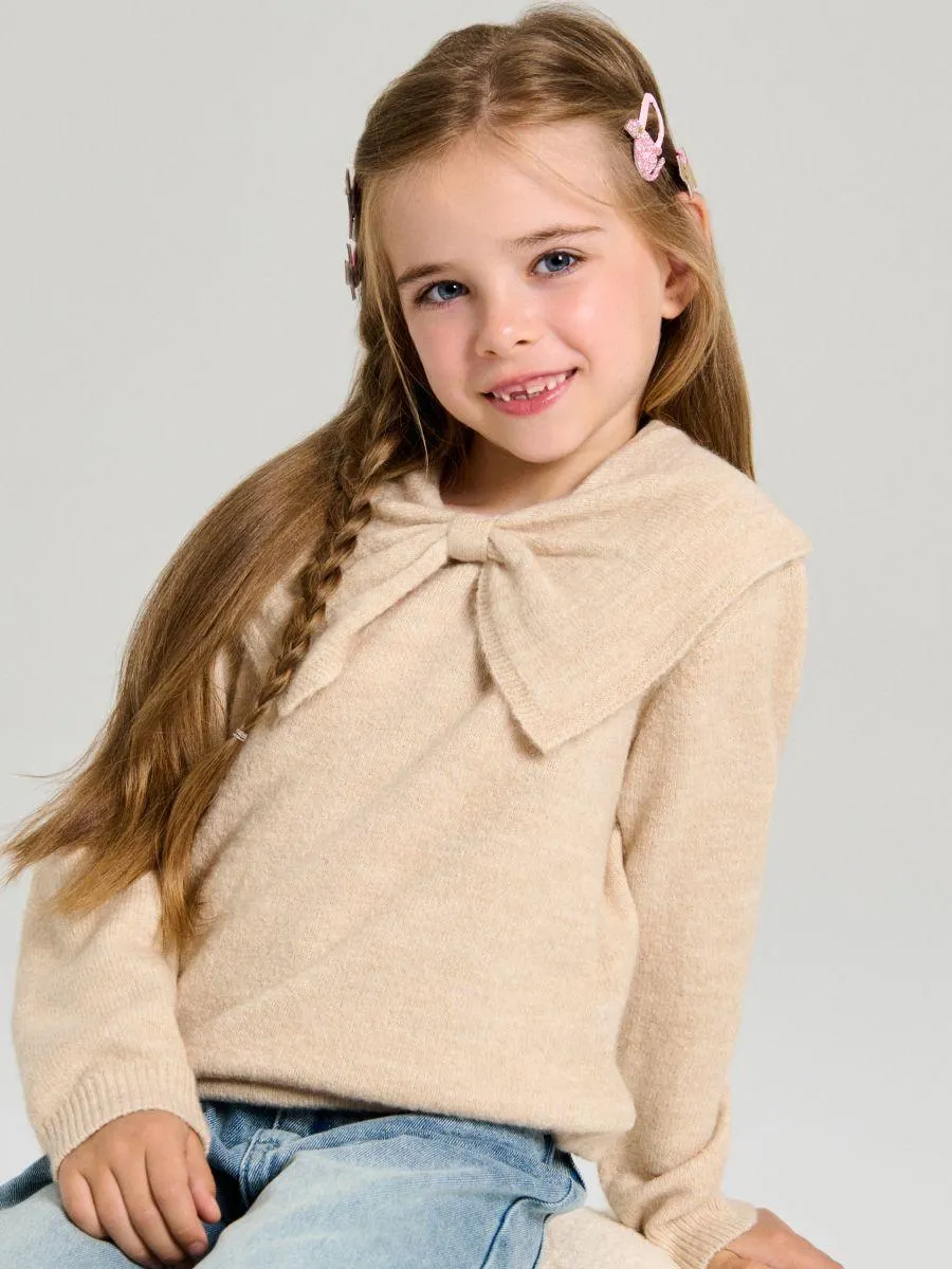 Pulover cu decolteu decorativ