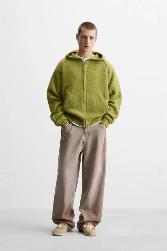 JACHETĂ DIN TRICOT CU GLUGĂ