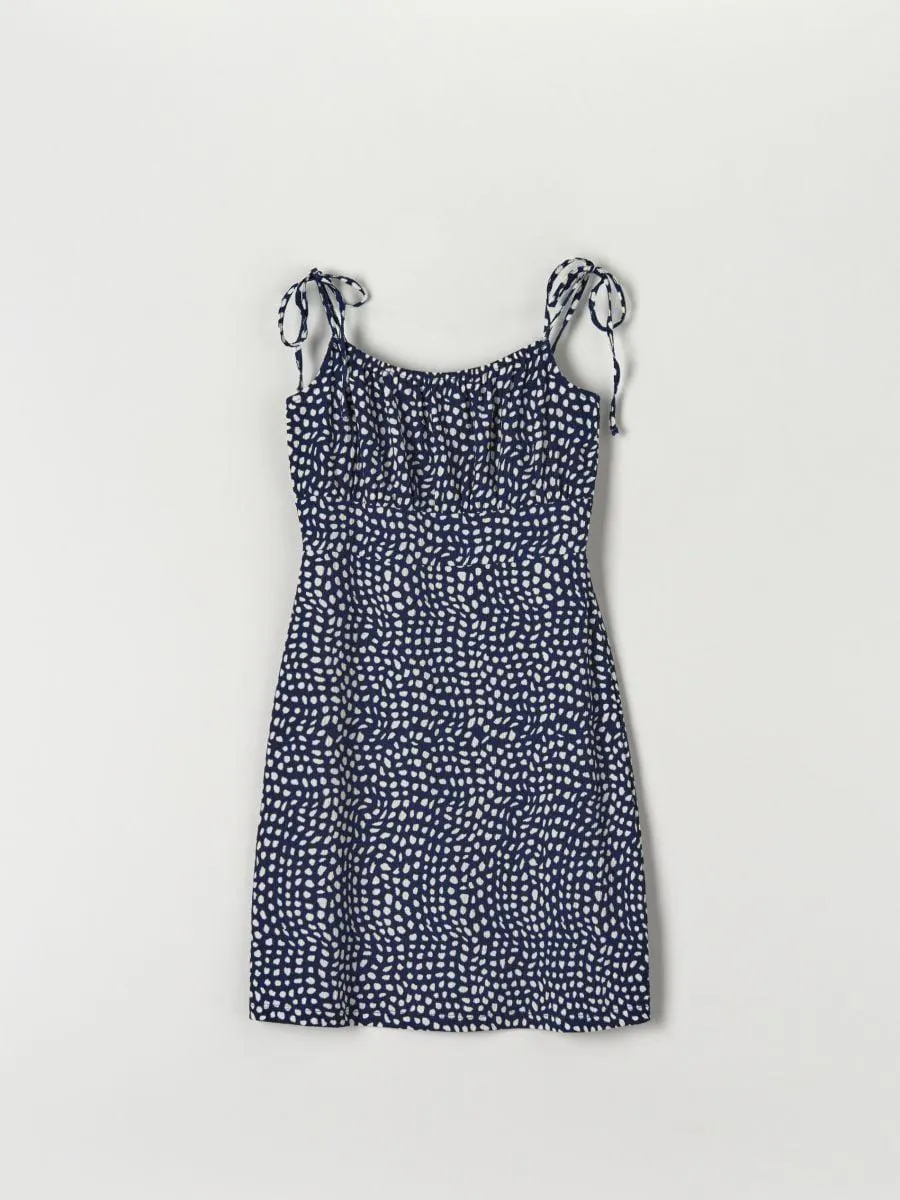 Rochie mini cu bretele subțiri