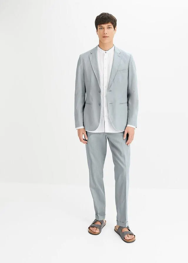 Costum cu in: sacou şi pantaloni