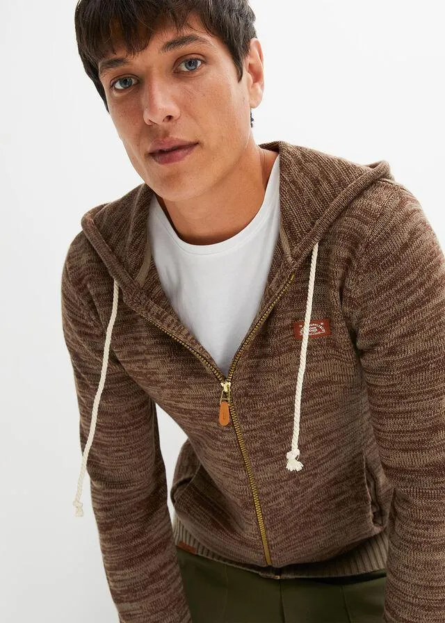 Jachetă tricotată cu glugă