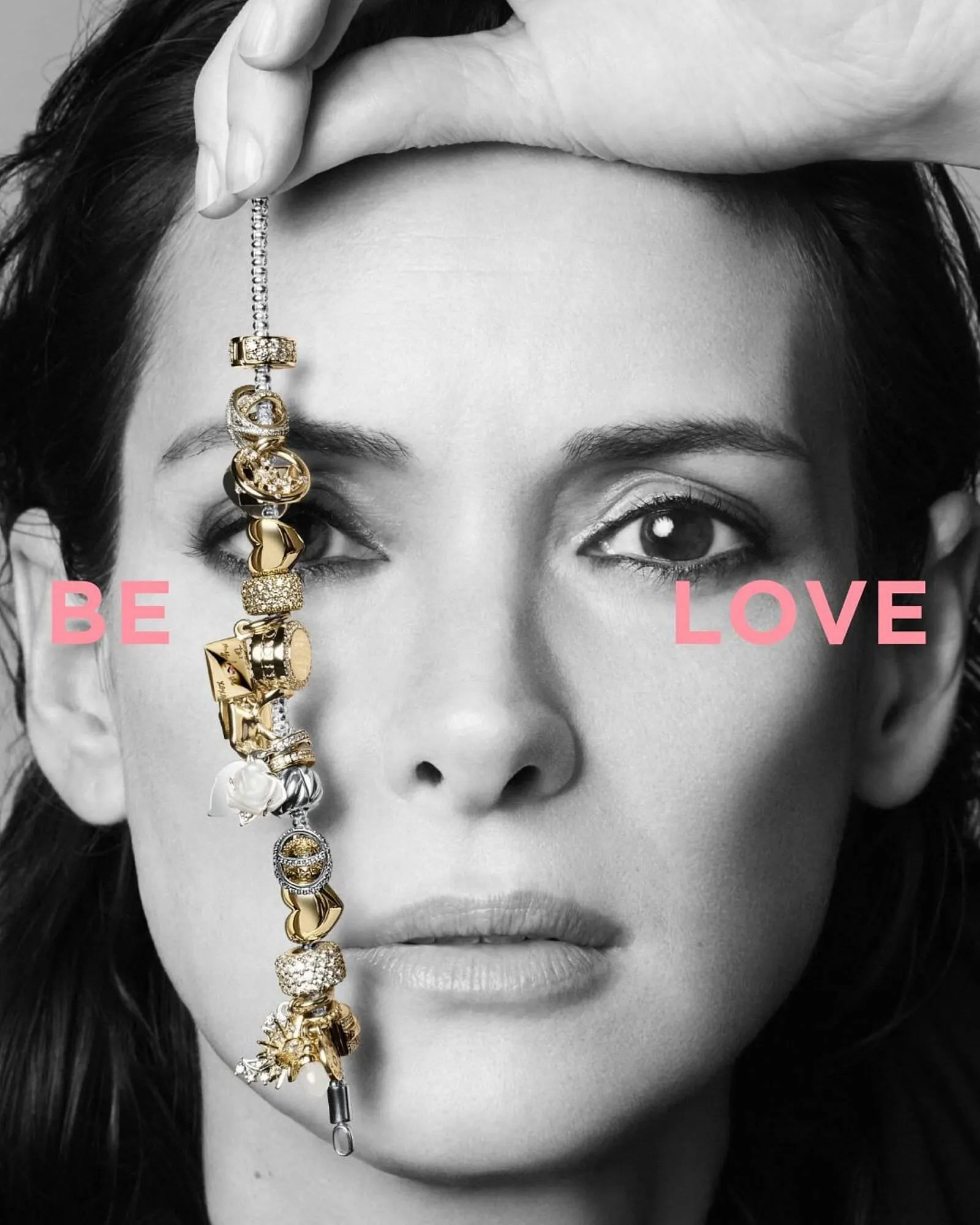 Catalog Magazine Pandora de la 6 noiembrie până la 26 noiembrie 2025 - Revista Pagina 1