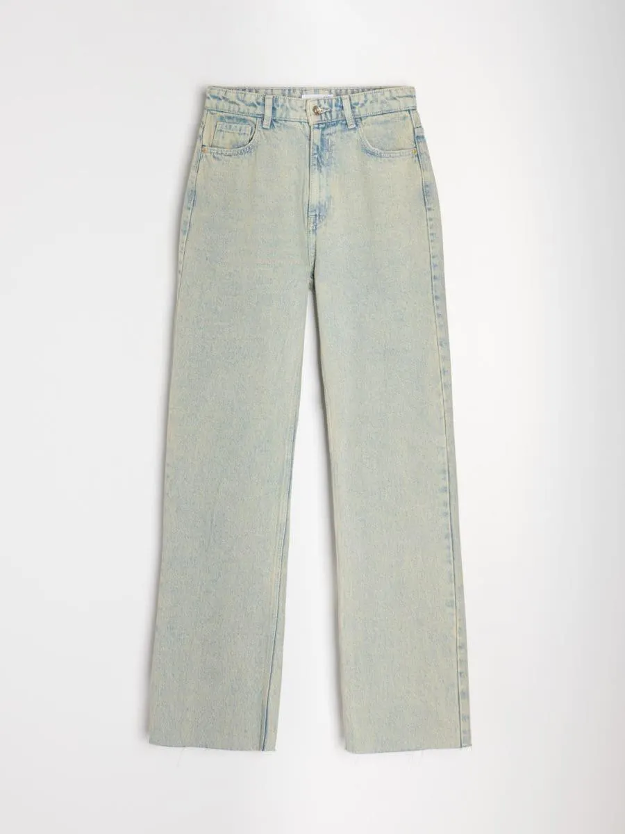 Blugi cu crac larg și talie înaltă