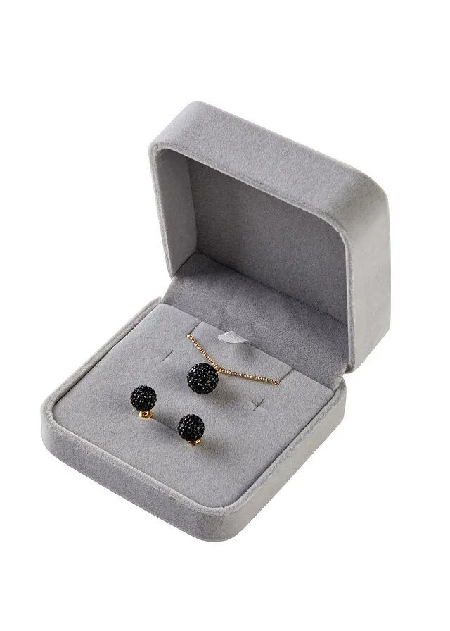 Lanţ şi cercei cu zirconiu