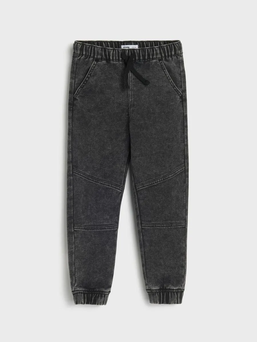 Pantaloni jogger