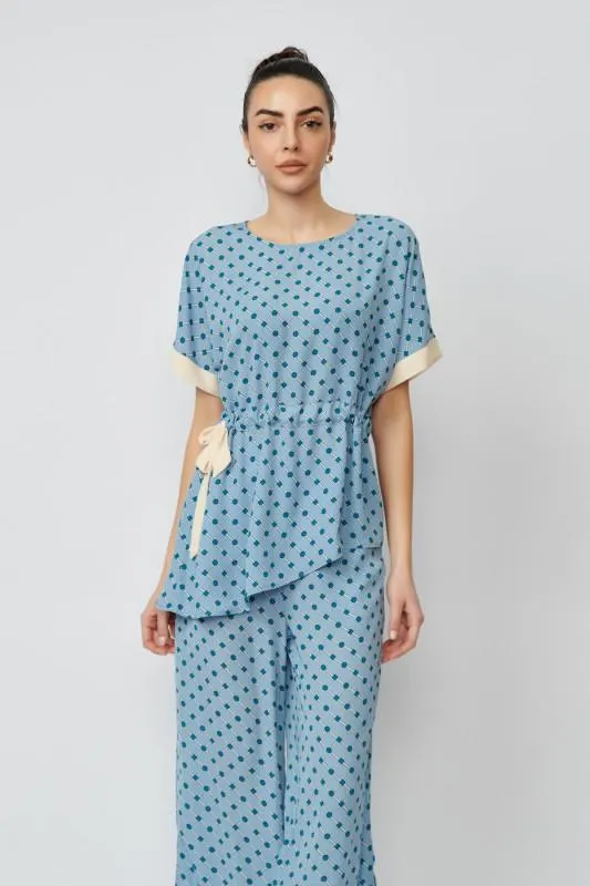 Costum de dama bluza si pantalon bleu din material voal imprimat