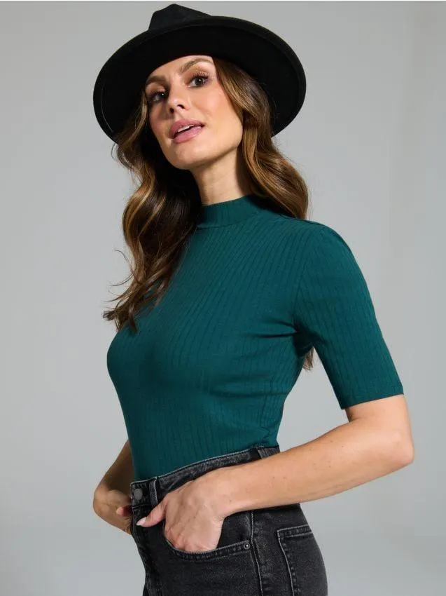 Tricou cu guler semi-înalt