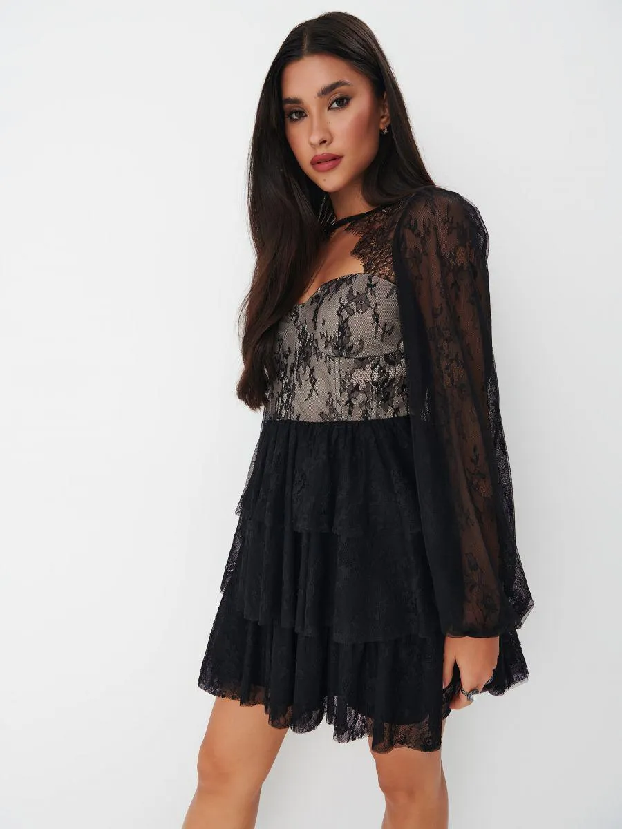 Rochie mini, cu dantelă