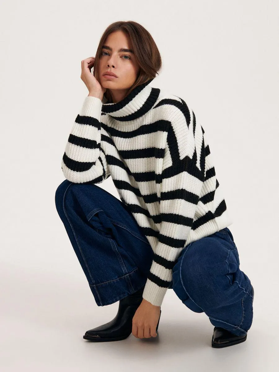 Pulover cu guler rulat