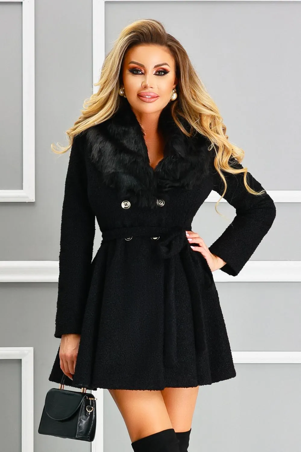 Palton negru din stofa bucle