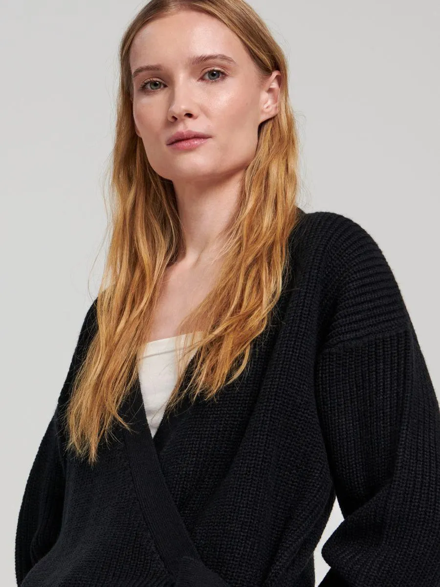 Pulover cu detaliu legat