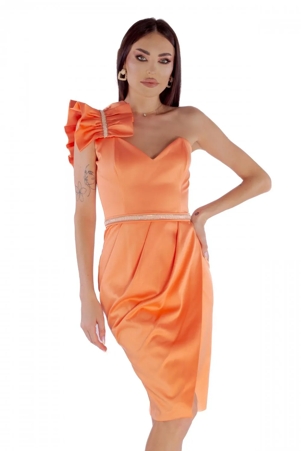 Rochie portocalie cu volan pe umar