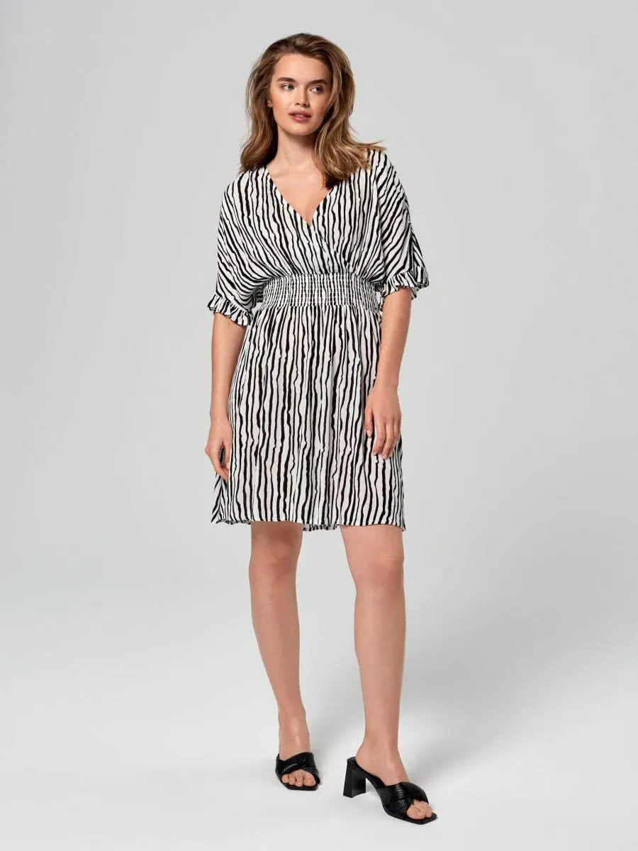 Rochie mini cu model