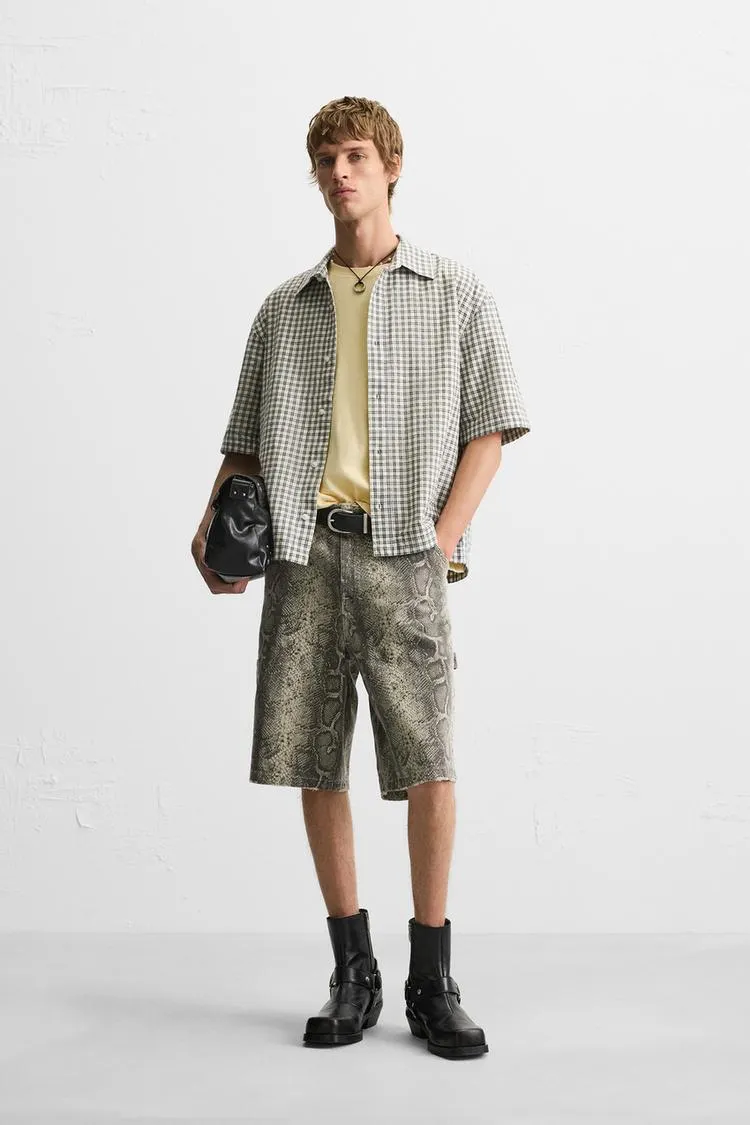 BERMUDE CU BUZUNAR DE CARPENTIER CU IMPRIMEU ANIMAL