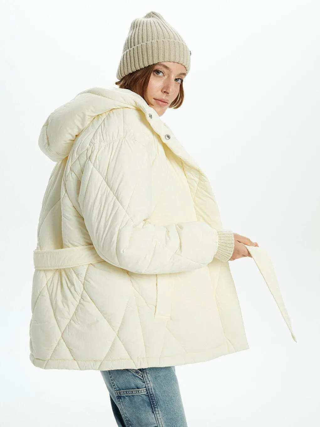 Palton Gonflabil Cu Glugă Matlasata Şi Cu Mânecă Lungă Pentru Femei