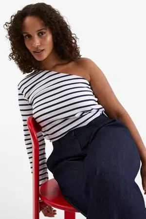 One shoulder topp