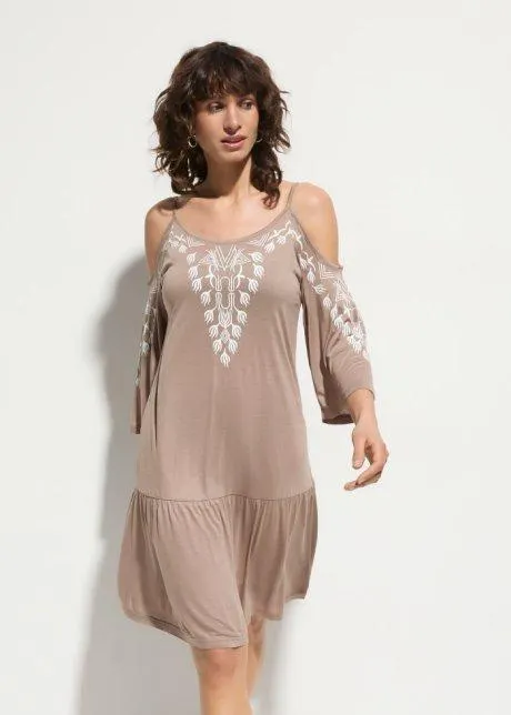 Strandklänning med cut-outs