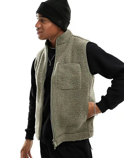 Selected Homme – Kakifärgad väst i teddy
