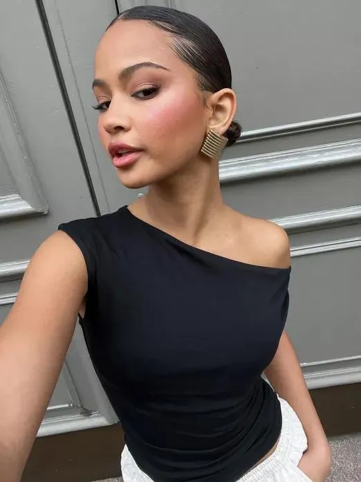 Asymmetric Shoulder Top