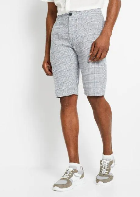Linnebermudas i chinosmodell