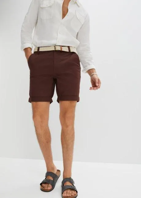 Stretchiga bermudas i chinosmodell med skärp, normal passform