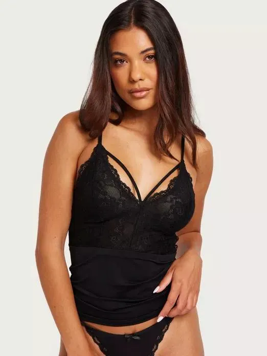 PCNICHELLE STRAP TOP NOOS