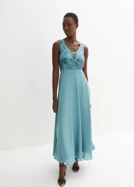 Chiffongklänning med paljettbroderi