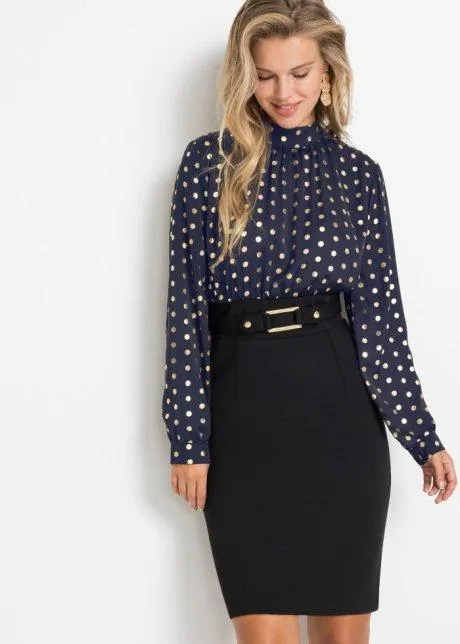 Polkaprickig klänning